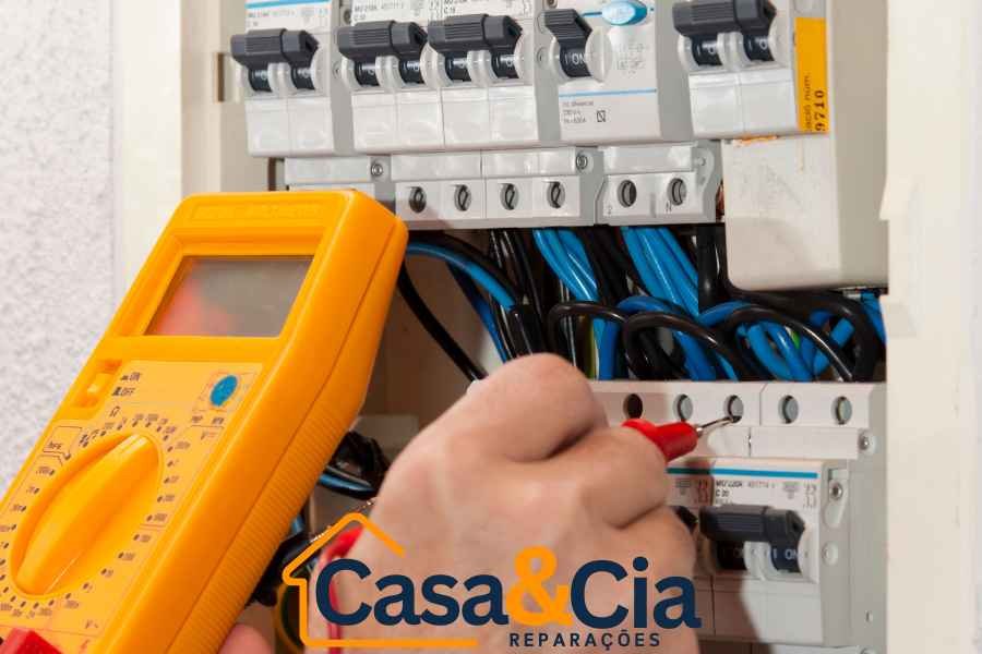 eletricista reparação de curto circuito urgente